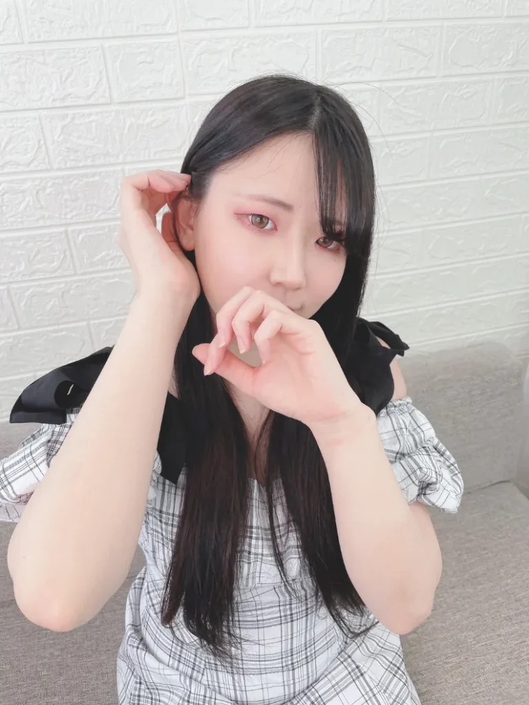 Delice(デリス)新宿店 猫宮みおんロハ･NN･NS･G･基盤･円盤 FC2 PPV出演！楽器・ダイビング・旅行・食べ歩きと多趣味なアクティブ女子！コスプレ撮影会するほど返信好き！胸のカタチ、張り、弾力と完璧なＦカップ巨乳！動画撮影OK！