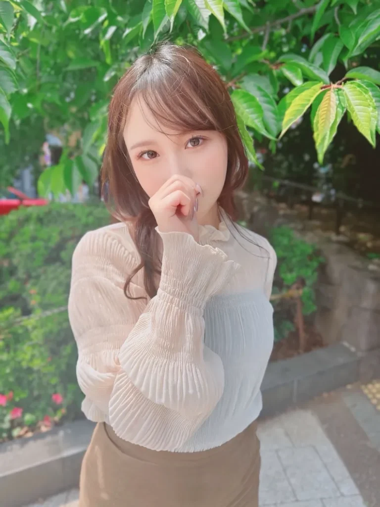 抱き心地最高！小さめ豆チクビがたまらなくエロい現役女子大生！敏感すぎるクリトリスを責められると、アヘ顔でベロを出して、甘えた声でビクンビクンッと何度もイキまくる！エコノミーDelice(デリス)上野店「桜ひめかさん」のご紹介です！